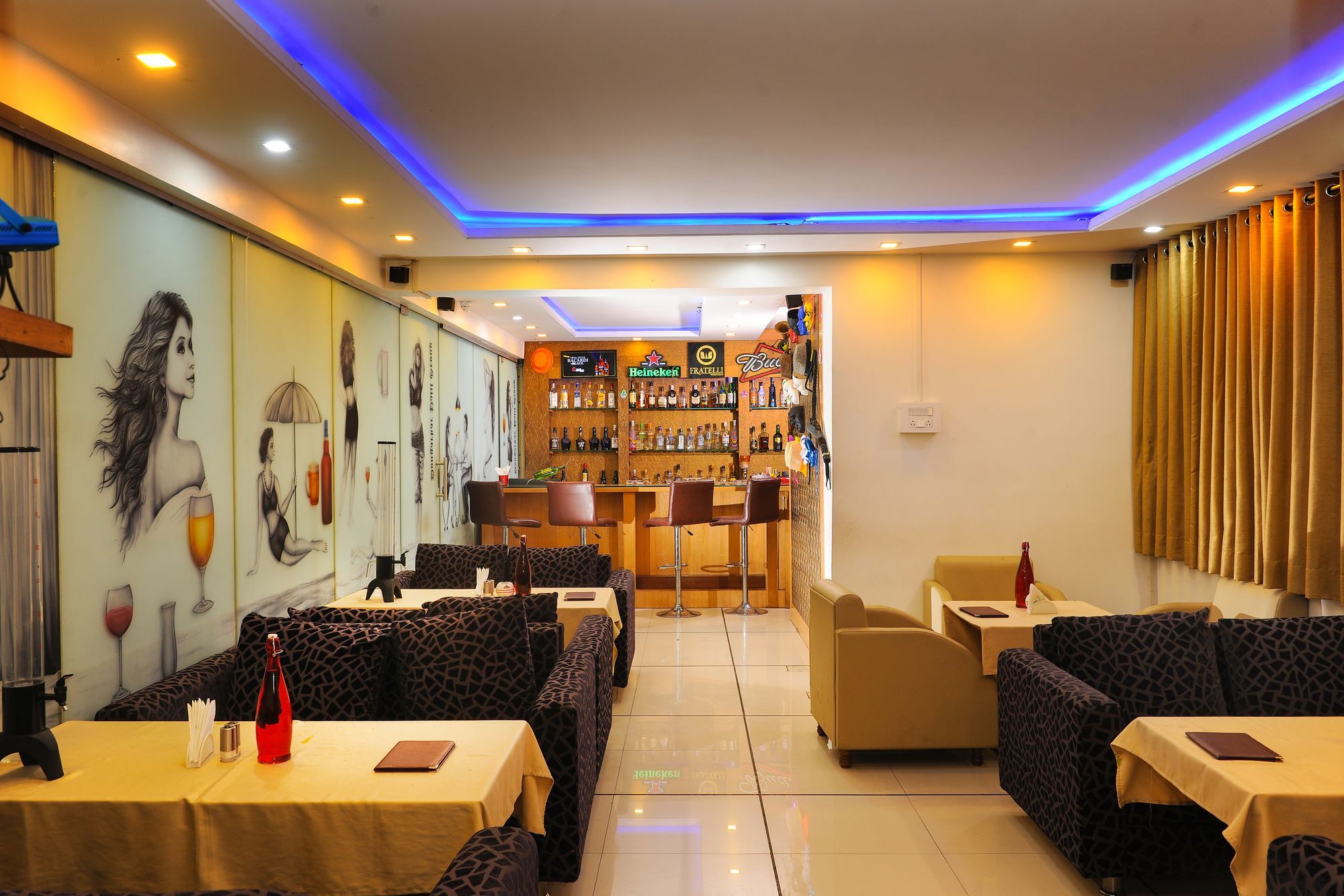 Hotel Radiant Kolhapur Zewnętrze zdjęcie